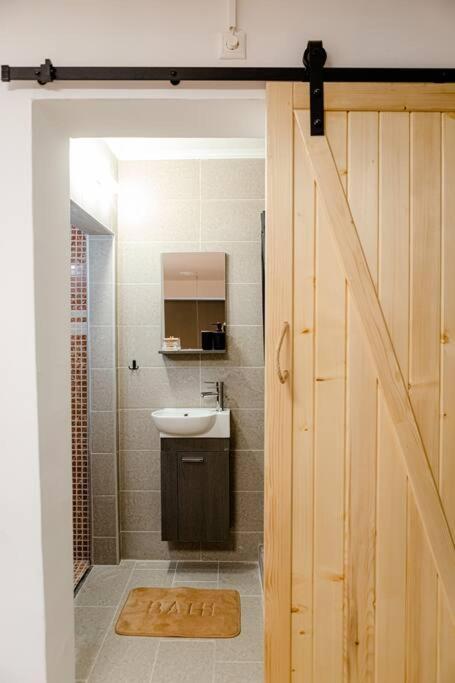Zero Loft Apartment อเล็กซานโดรโพลิส ภายนอก รูปภาพ